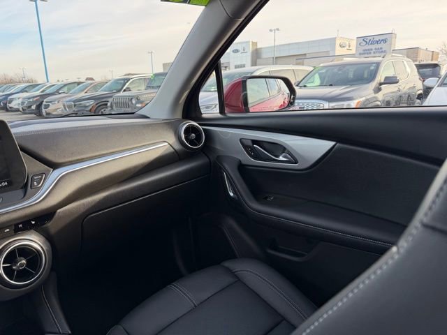 Used 2023 Chevrolet Blazer LT image 18