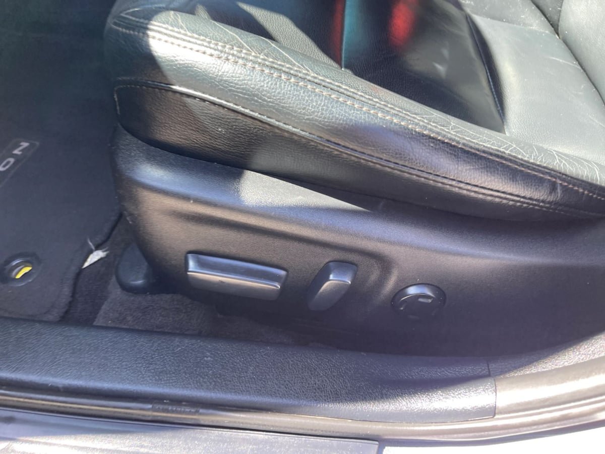 Used 2014 Toyota Avalon XLE Touring FWD image 16