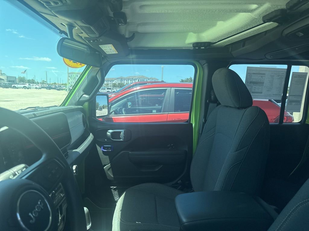 Used 2025 Jeep Gladiator Sport image 11