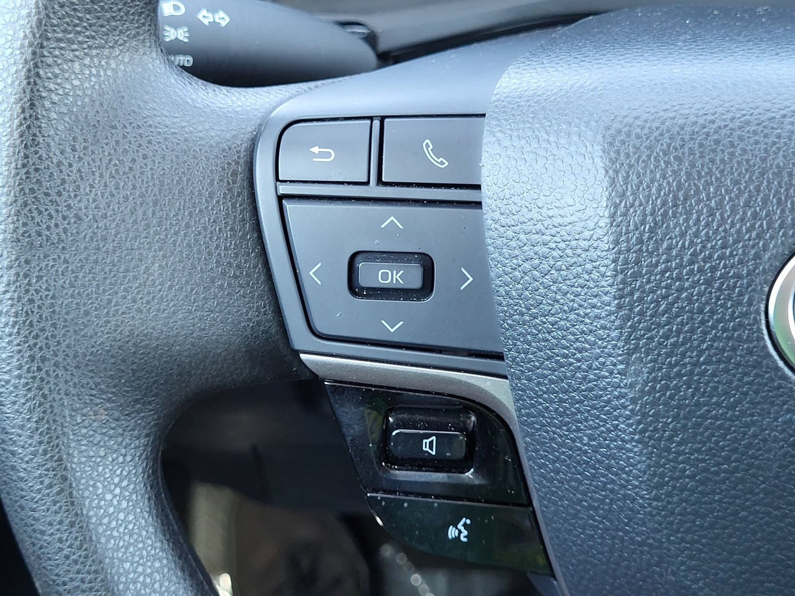 Used 2025 Toyota Camry LE FWD image 18