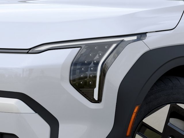New 2027 Kia EV3 Wind FWD image 10