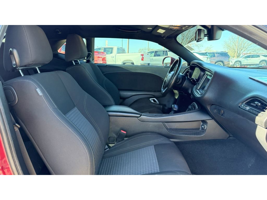 Used 2022 Dodge Challenger SXT w/ Driver Convenience Group image 13