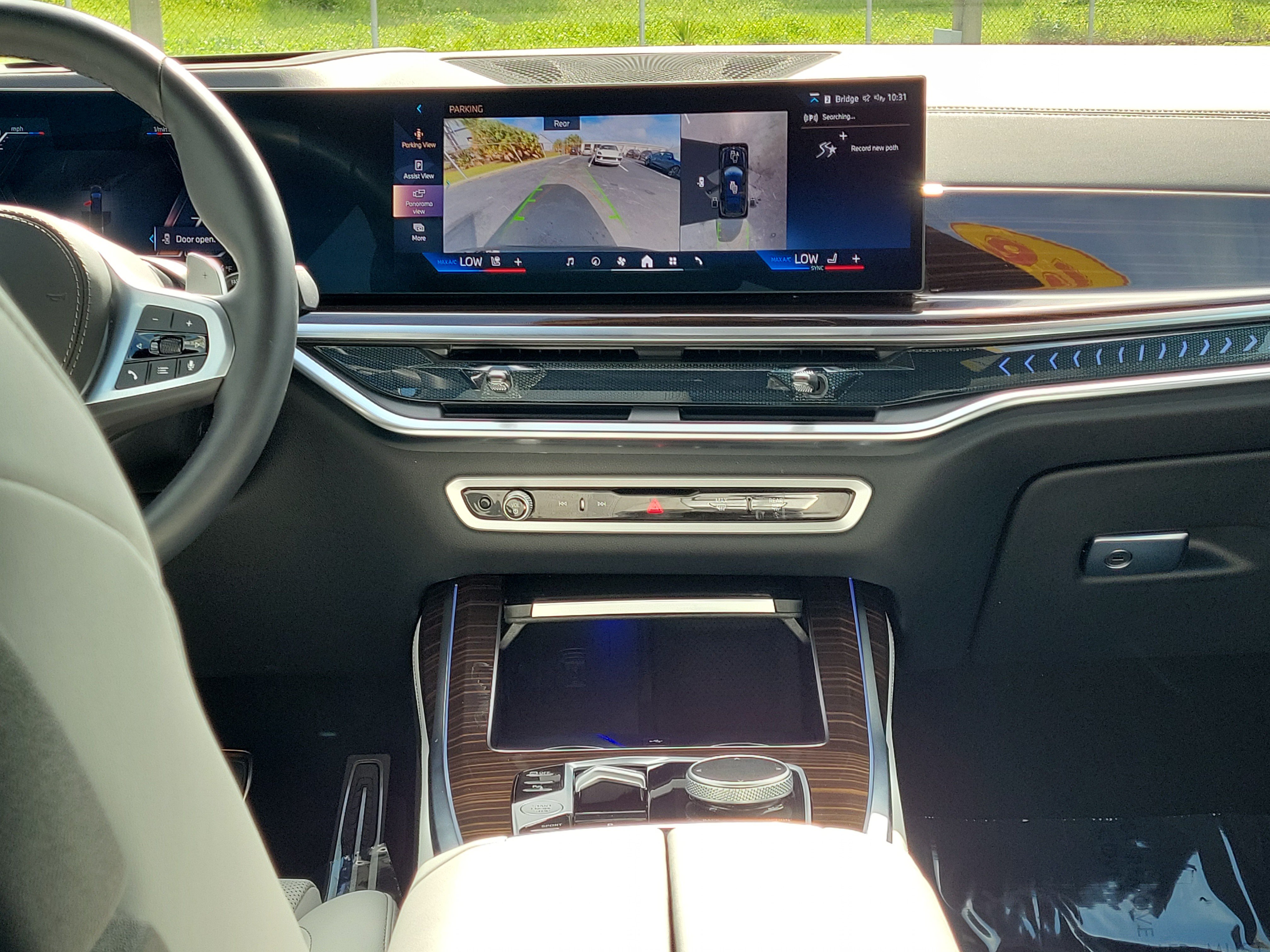 Used 2027 BMW X7 xDrive40i w/ M Sport Package AWD/4WD image 16