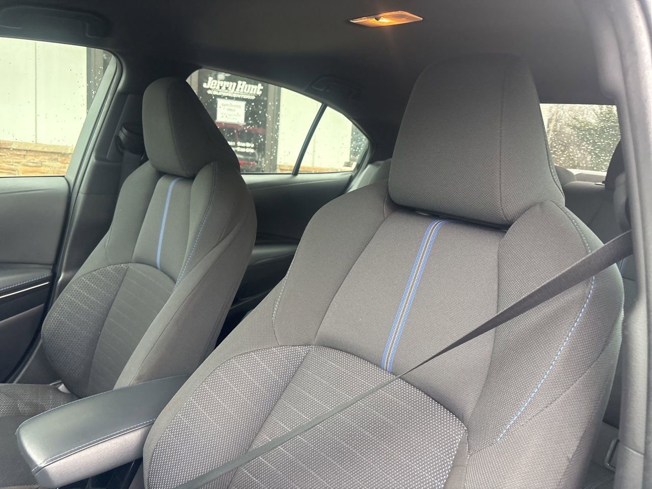 Used 2022 Toyota Corolla SE image 3