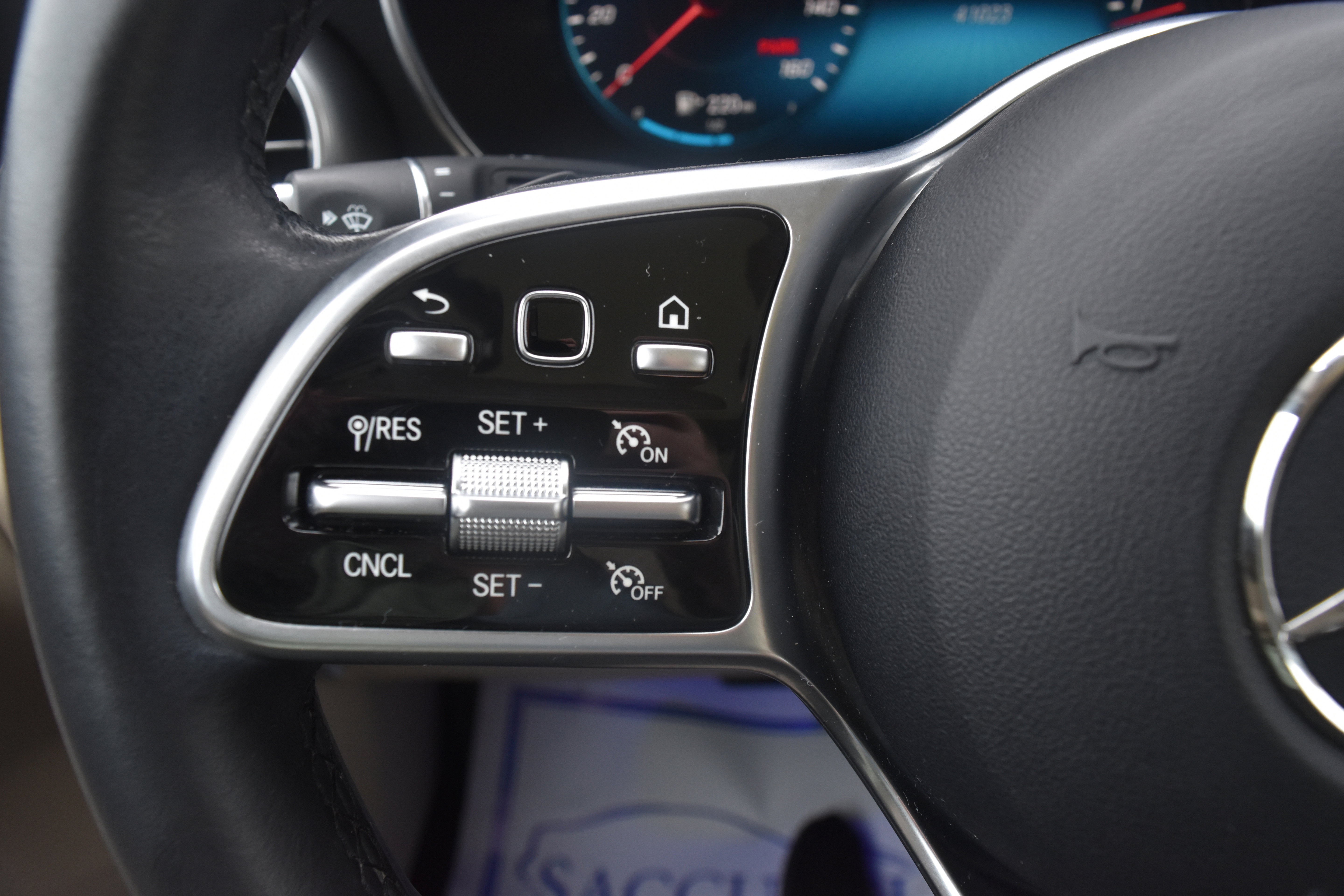 Used 2021 Mercedes-Benz GLC 300 4MATIC image 20