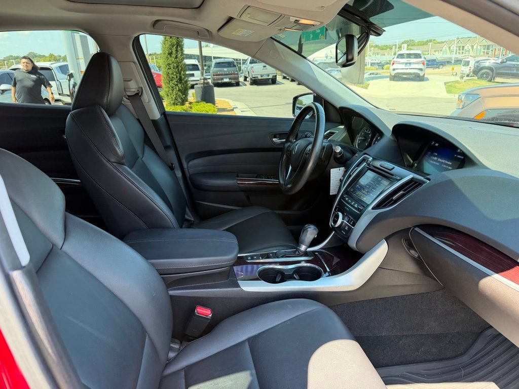 Used 2017 Acura TLX FWD image 10