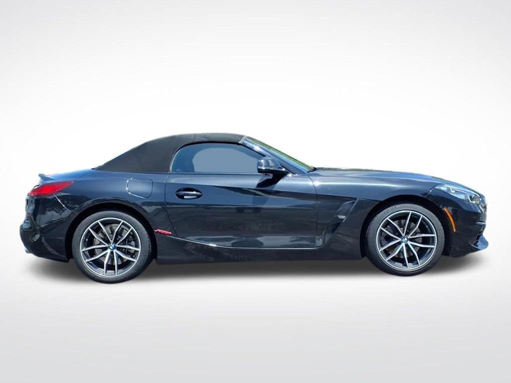 Used 2022 BMW Z4 sDrive30i w/ Convenience Package RWD image 4