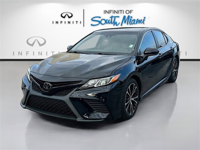 Used 2018 Toyota Camry SE image 3