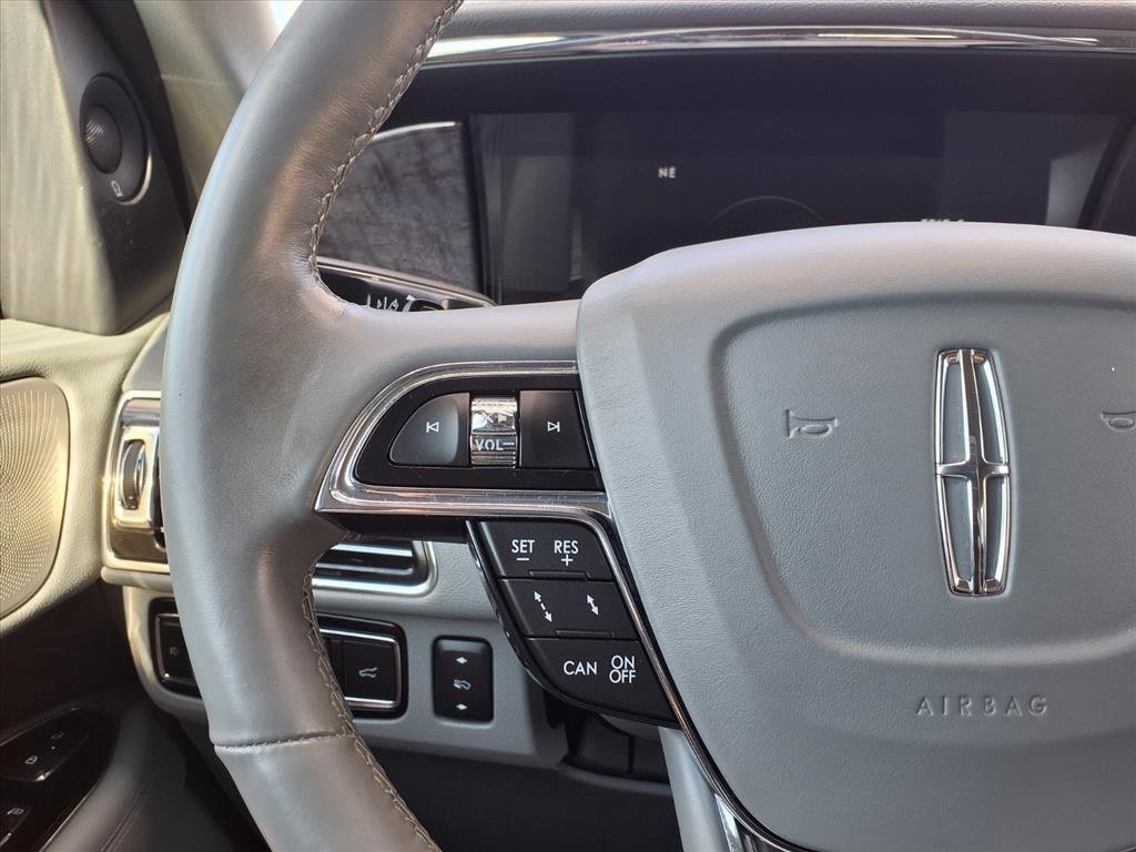 Used 2020 Lincoln Navigator Reserve w/ Luxury Package image 31