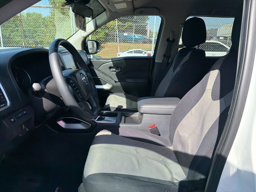 Used 2023 Nissan Frontier SV w/ SV Convenience Package RWD image 9