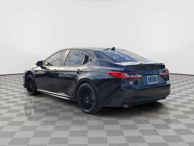 Used 2025 Toyota Camry SE w/ Convenience Package FWD image 4
