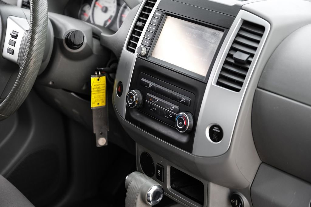 Used 2019 Nissan Frontier Desert Runner RWD image 18