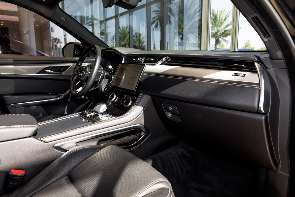 Used 2025 Jaguar F-PACE R-Dynamic S image 39