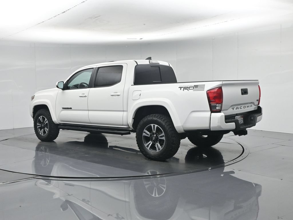 Used 2017 Toyota Tacoma TRD Sport w/ Tow Package RWD image 6