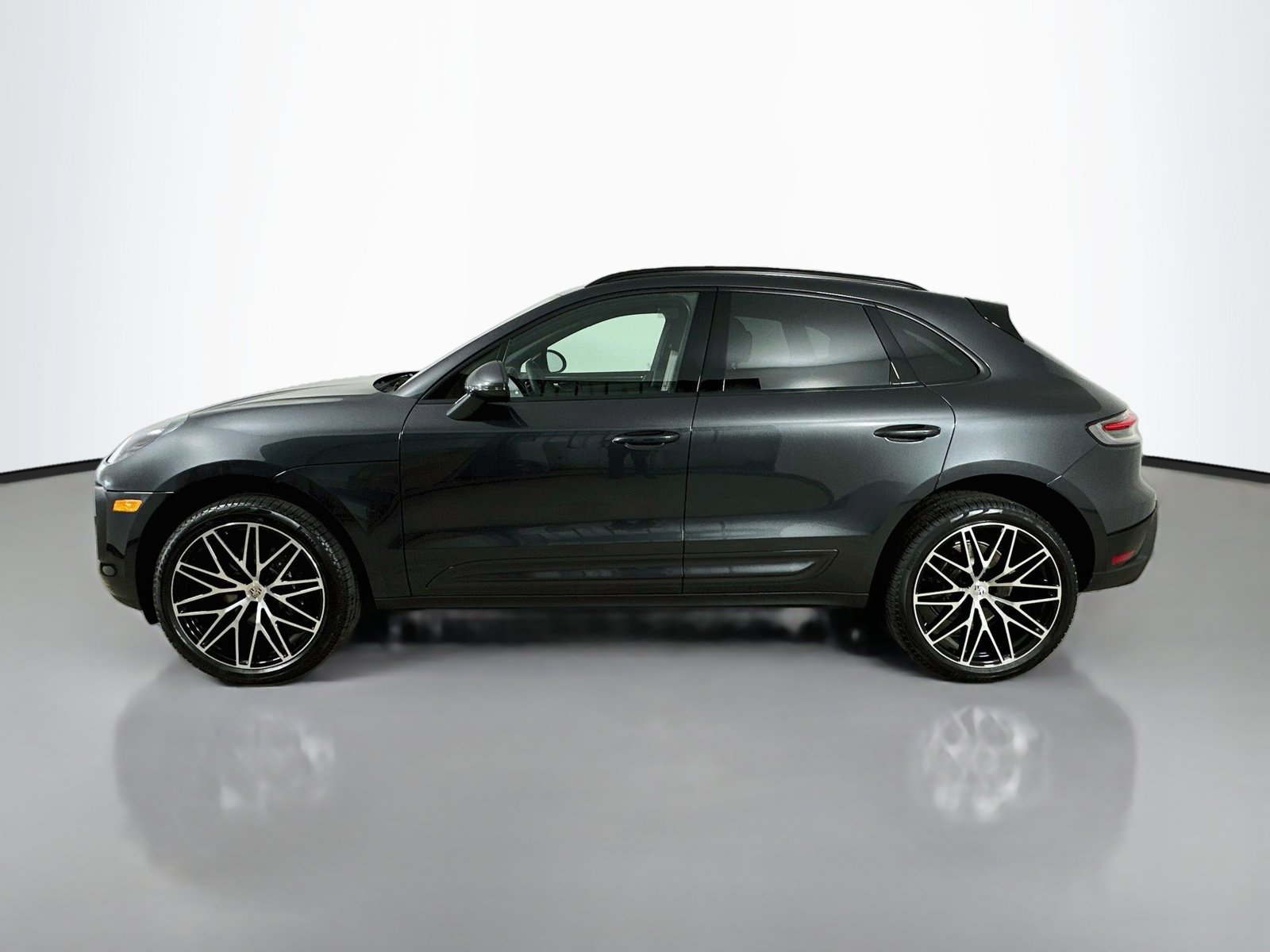 New 2026 Porsche Macan AWD/4WD image 8