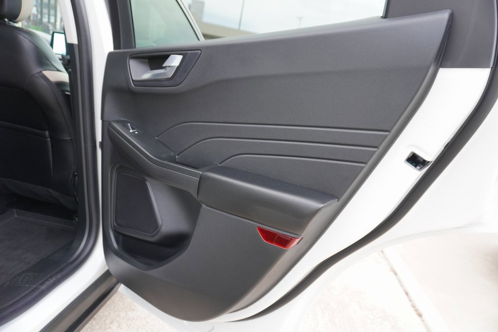 Certified 2022 Ford Escape Titanium image 22