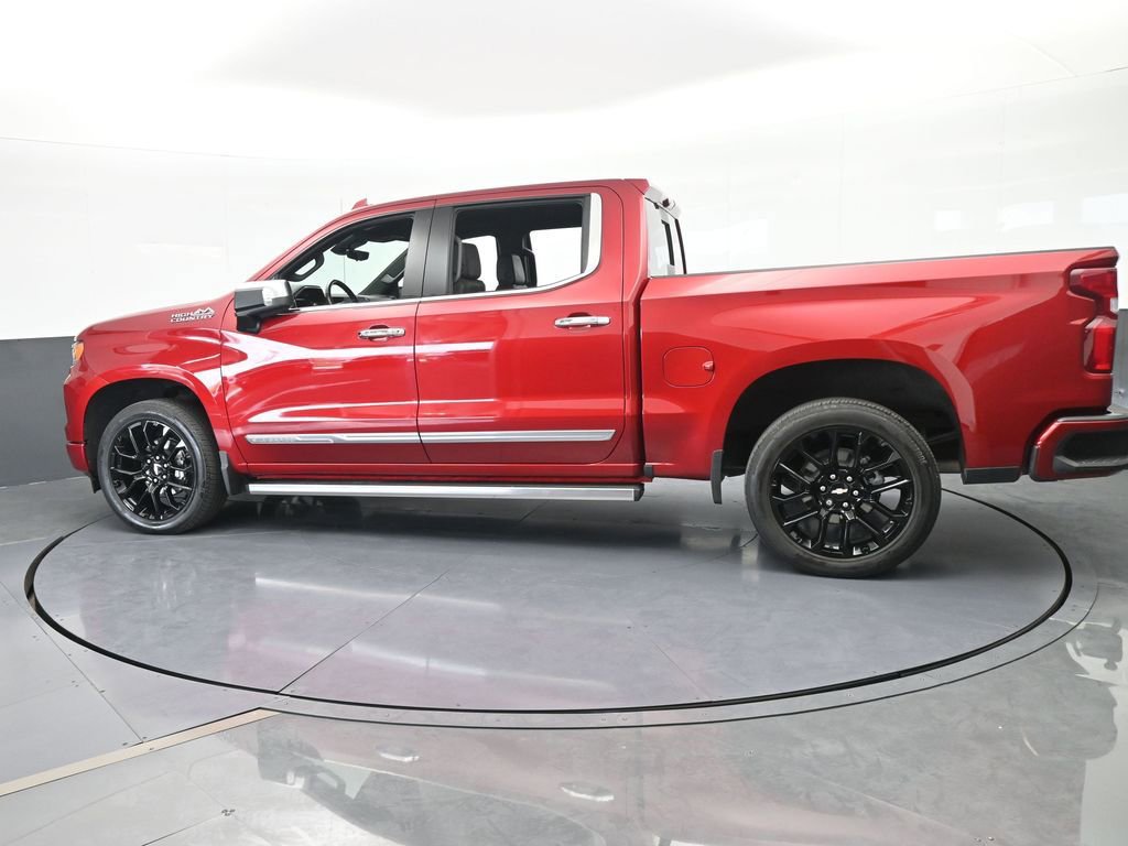 Used 2024 Chevrolet Silverado 1500 High Country w/ Technology Package RWD image 3