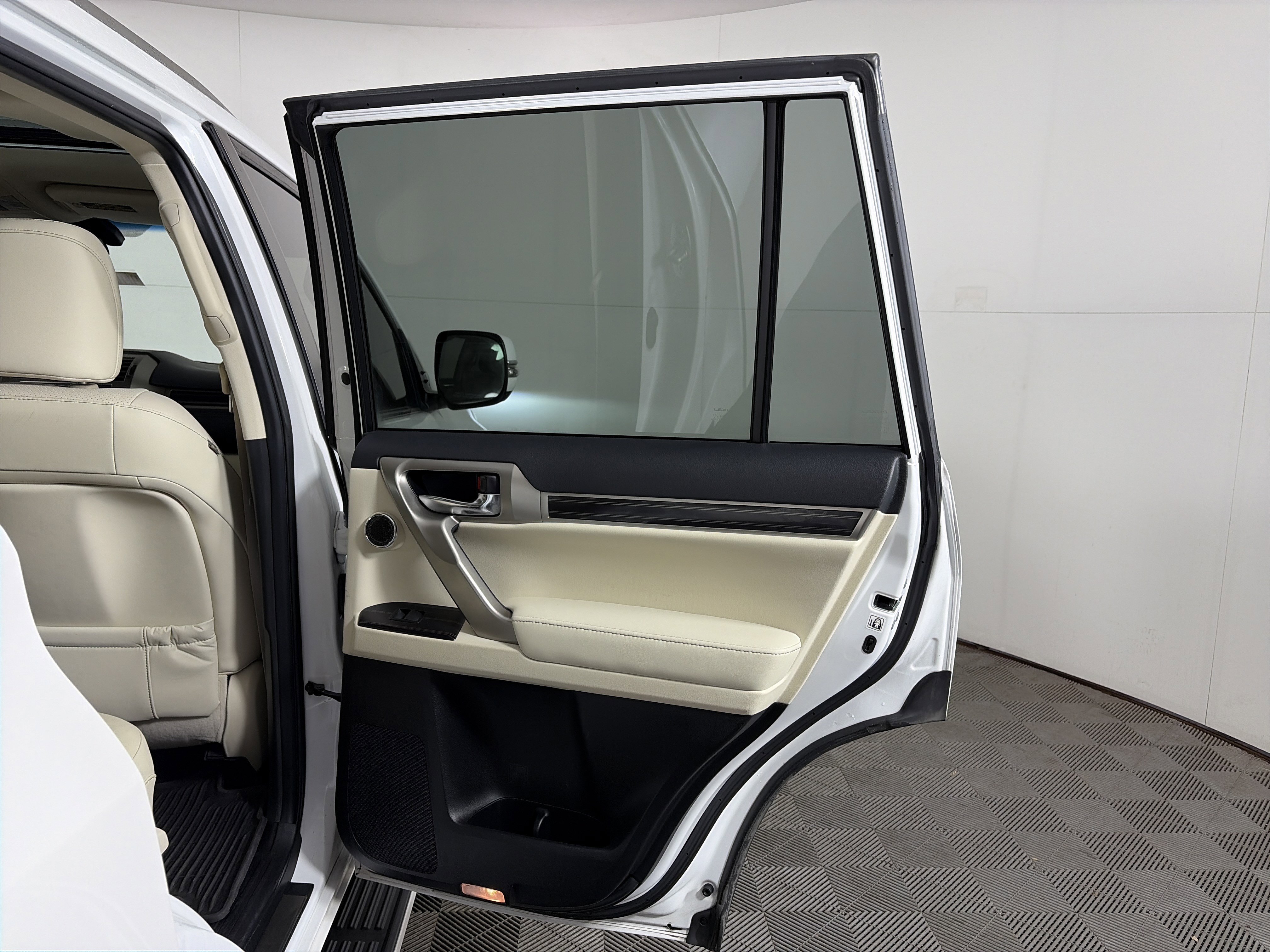 Used 2021 Lexus GX 460 Luxury w/ Sport Design Package image 38