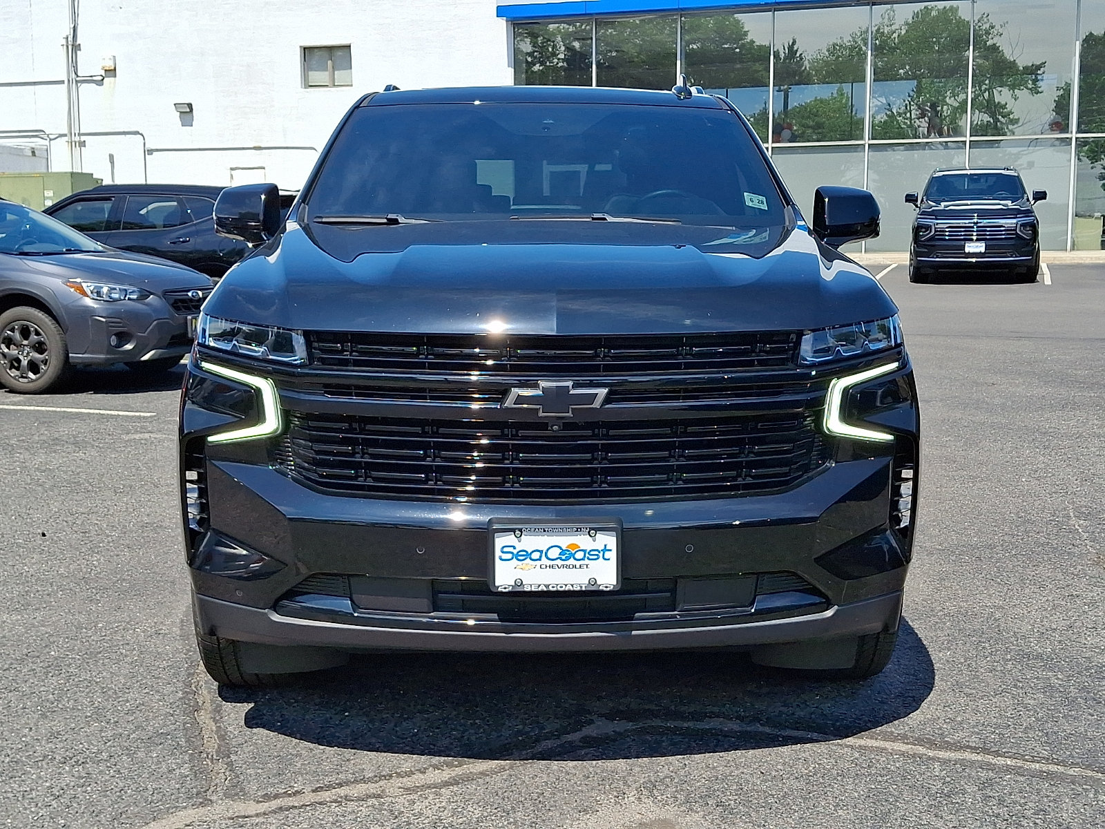 Used 2023 Chevrolet Suburban RST w/ Luxury Package AWD/4WD image 2
