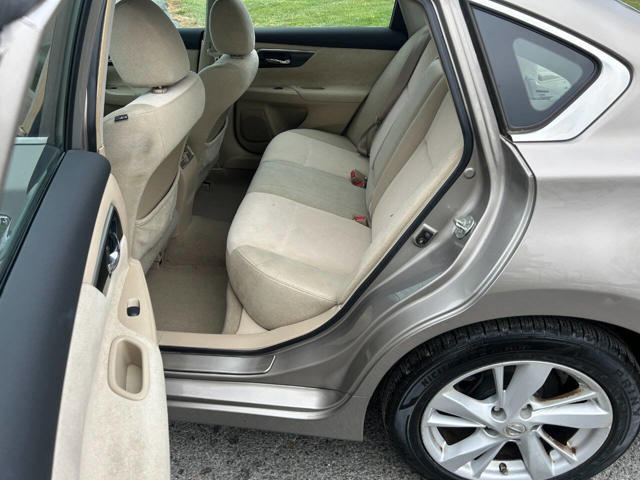 Used 2013 Nissan Altima 2.5 SV image 13