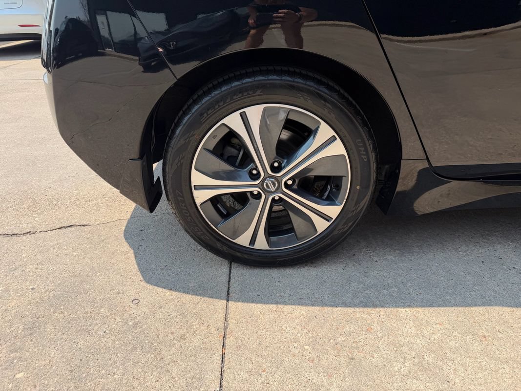 Used 2018 Nissan Leaf SV w/ Protection Package FWD image 43