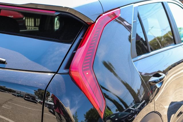 Certified 2025 Kia Niro EX FWD image 11
