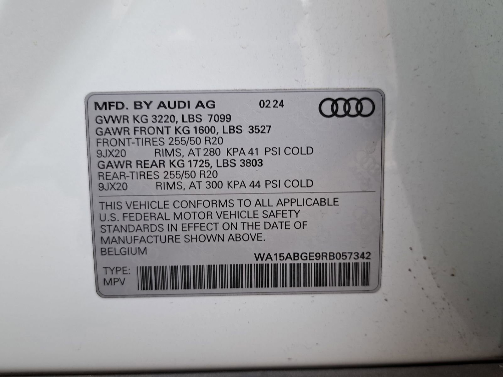 Used 2024 Audi Q8 e-tron Premium Plus w/ Premium Plus Package image 11
