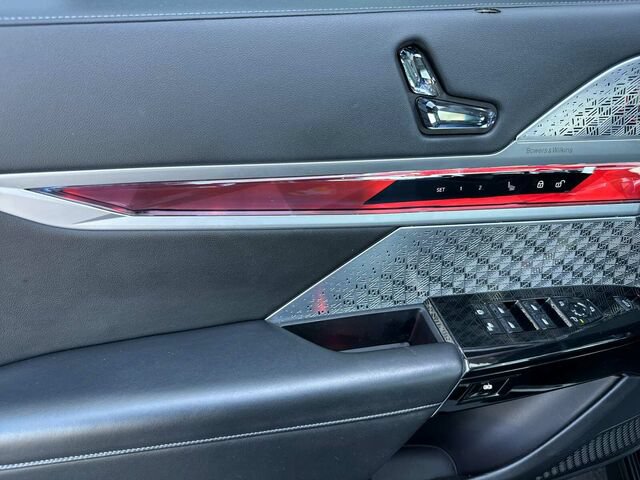 Used 2023 BMW 760i xDrive w/ Executive Package AWD/4WD image 11
