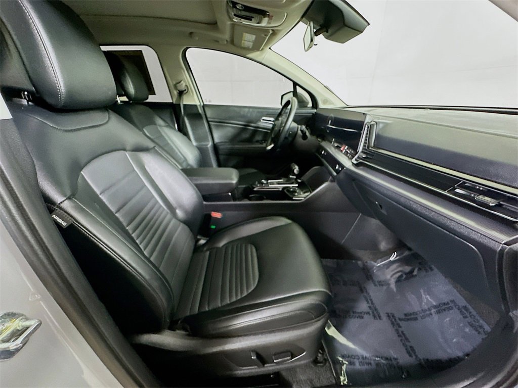 Used 2023 Kia Sportage SX image 11