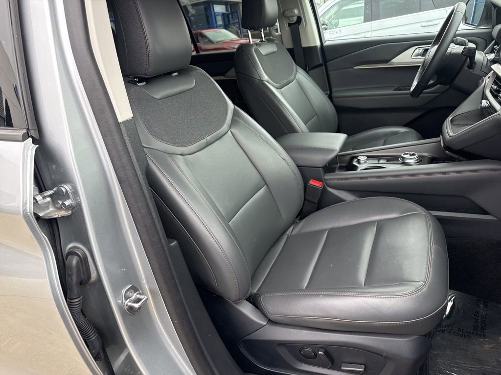 New 2025 Ford Explorer Active w/ Active Comfort Package image 32