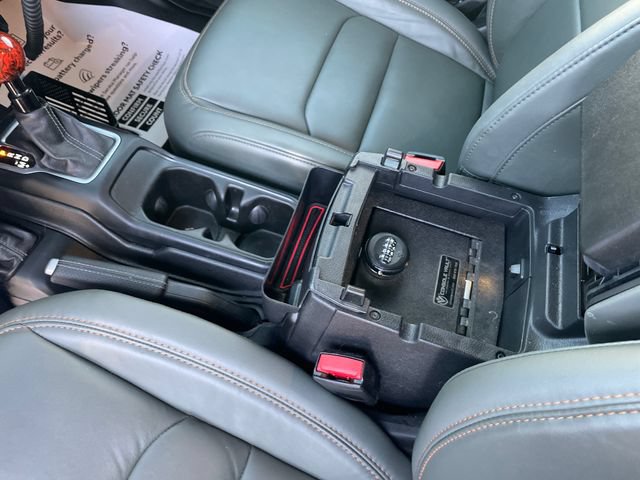 Used 2025 Jeep Gladiator Mojave w/ Convenience Group AWD/4WD image 27