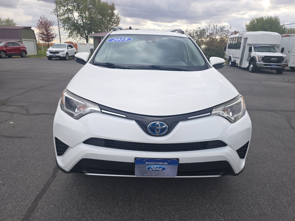 Used 2018 Toyota RAV4 LE image 3
