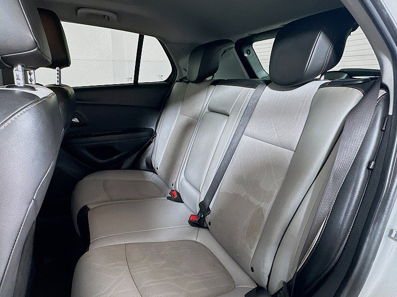 Used 2020 Chevrolet Trax LT w/ LT Convenience Package FWD image 20