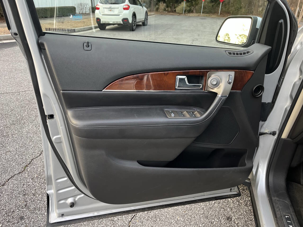 Used 2012 Lincoln MKX AWD image 24