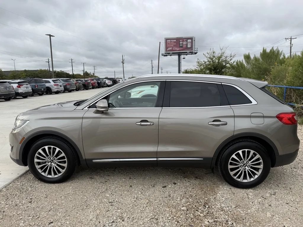 Used 2016 Lincoln MKX Select w/ Select Plus Package FWD image 3