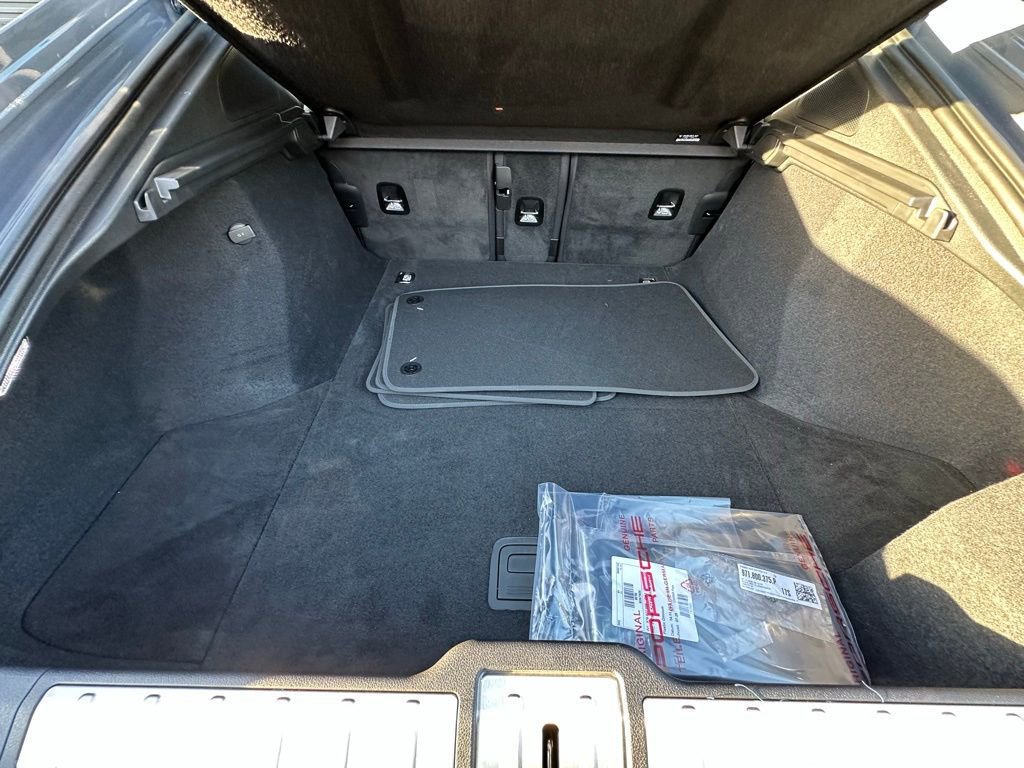 Used 2026 Porsche Panamera image 40