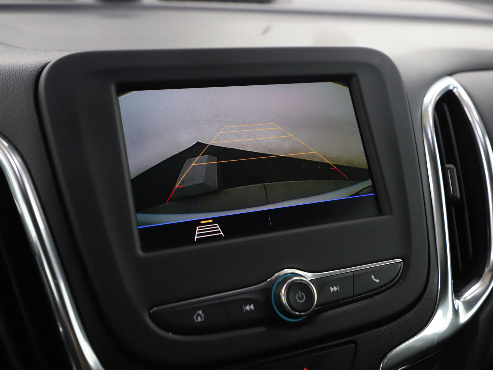 Used 2020 Chevrolet Equinox LT image 21