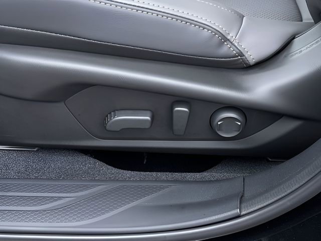 Used 2026 Subaru Outback Limited AWD/4WD image 23