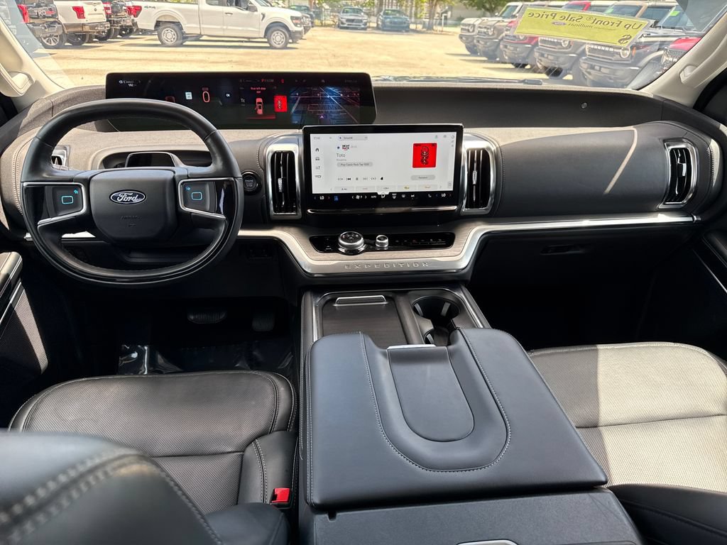 Certified 2025 Ford Expedition Platinum AWD/4WD image 6