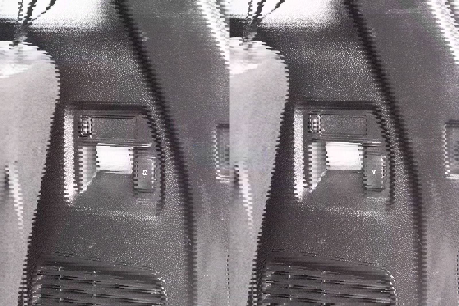 Used 2020 Ford Explorer XLT w/ Equipment Group 202A image 27