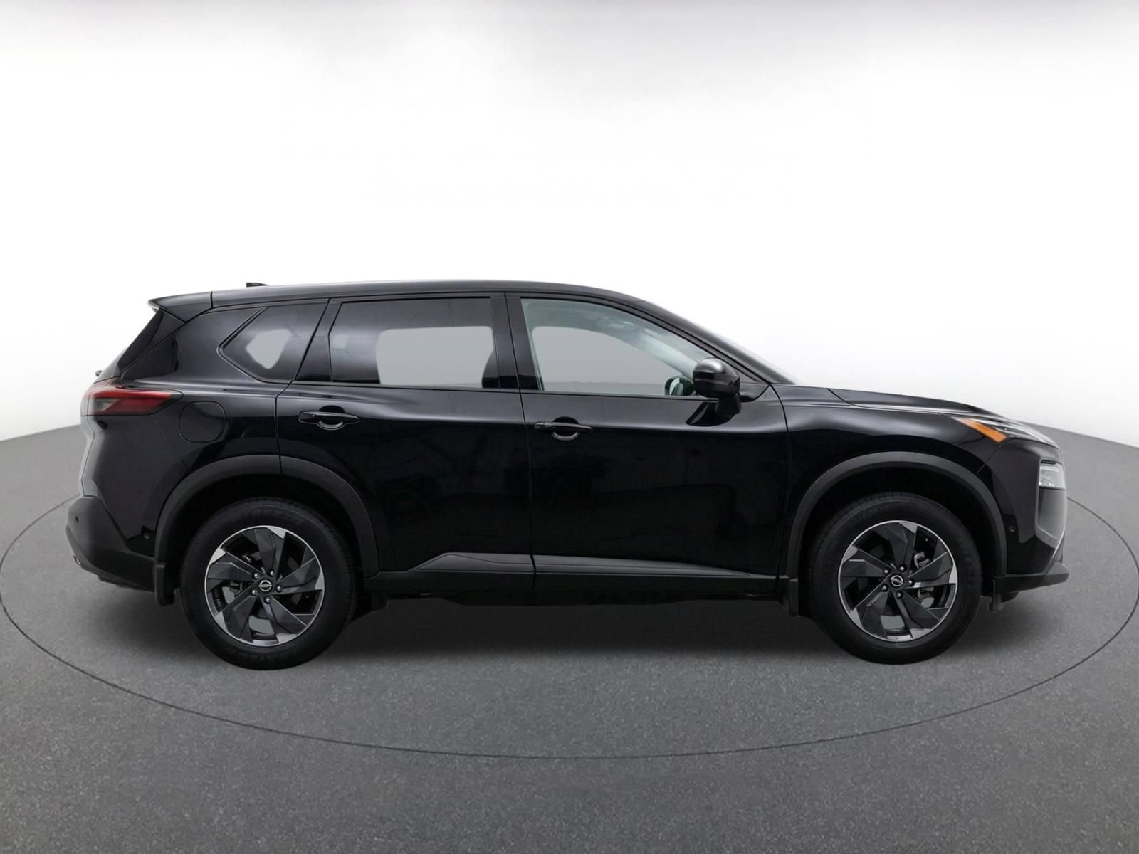 Used 2025 Nissan Rogue SV AWD/4WD image 10