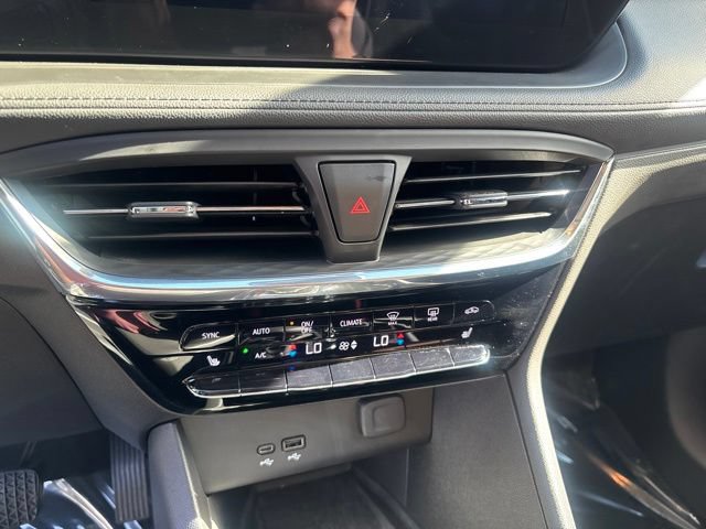 Used 2025 Buick Encore GX Avenir w/ Avenir Technology Package AWD/4WD image 29