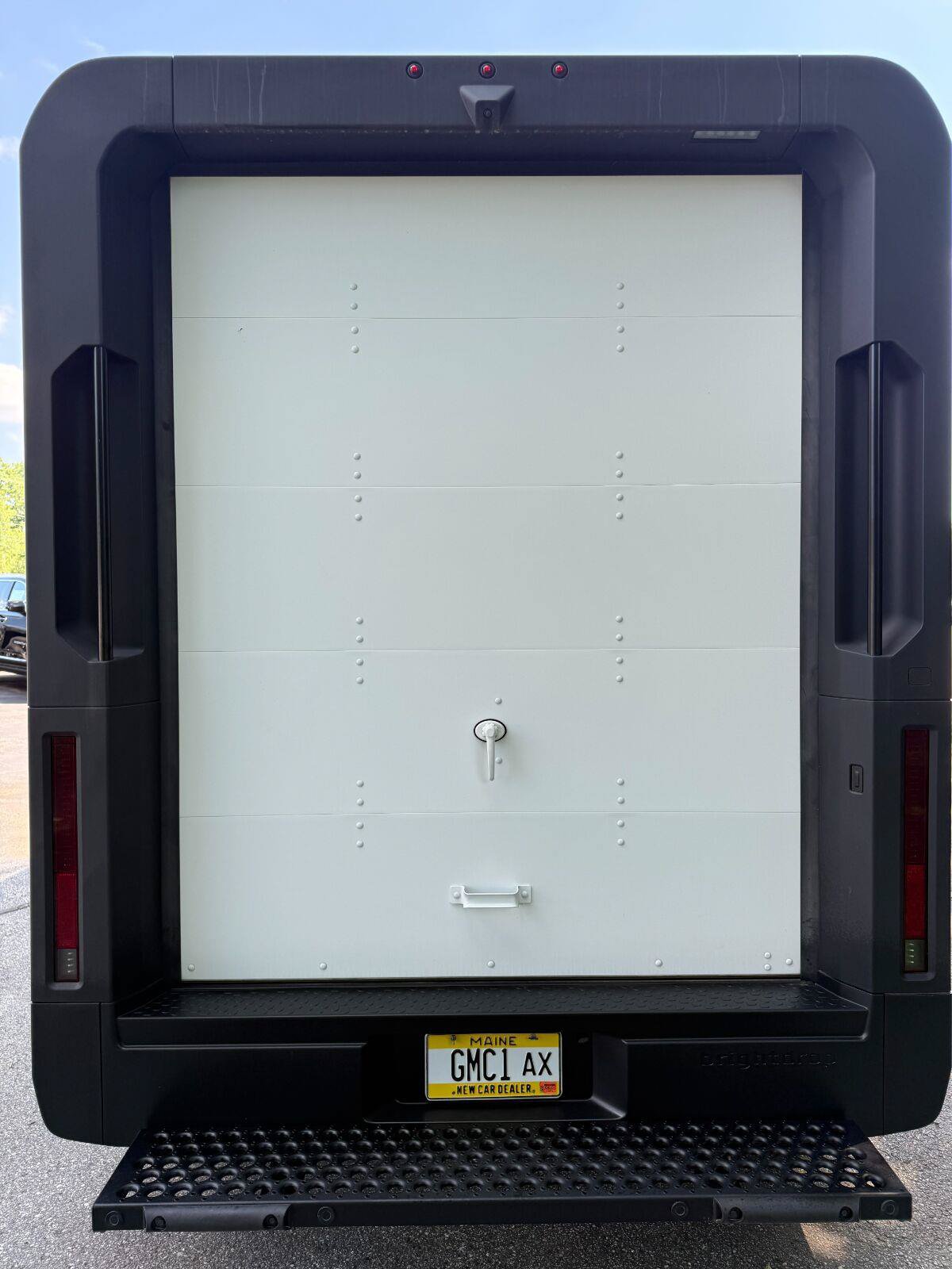 Used 2024 Chevrolet Brightdrop 400 w/ Commercial Equipment Package AWD/4WD image 6