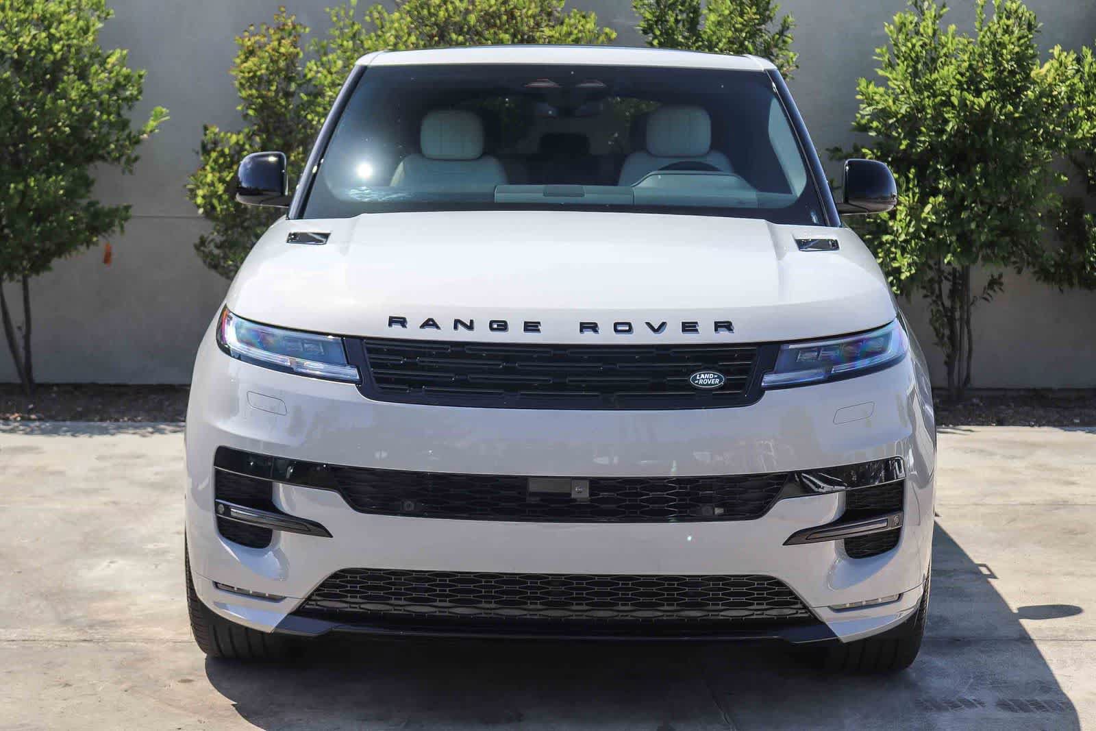 Used 2026 Land Rover Range Rover Sport Dynamic SE AWD/4WD image 2