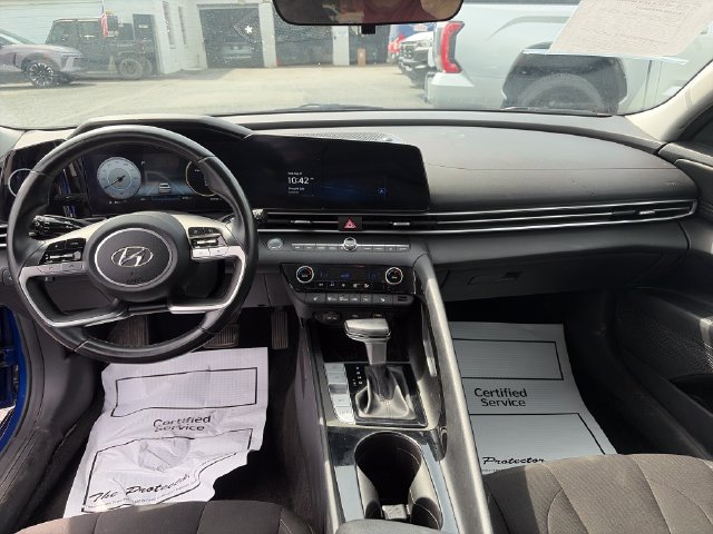 Used 2023 Hyundai Elantra SEL w/ Convenience Package FWD image 12