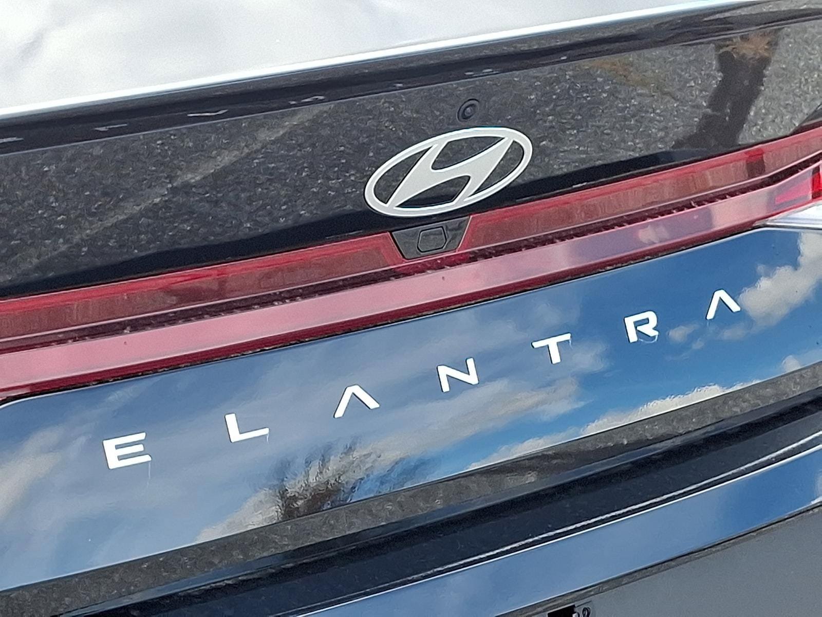 New 2026 Hyundai Elantra SEL Sport FWD image 19