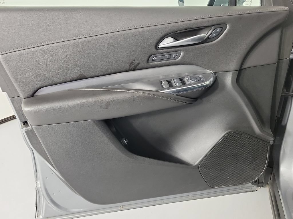 Used 2025 Cadillac XT4 Premium Luxury FWD image 18