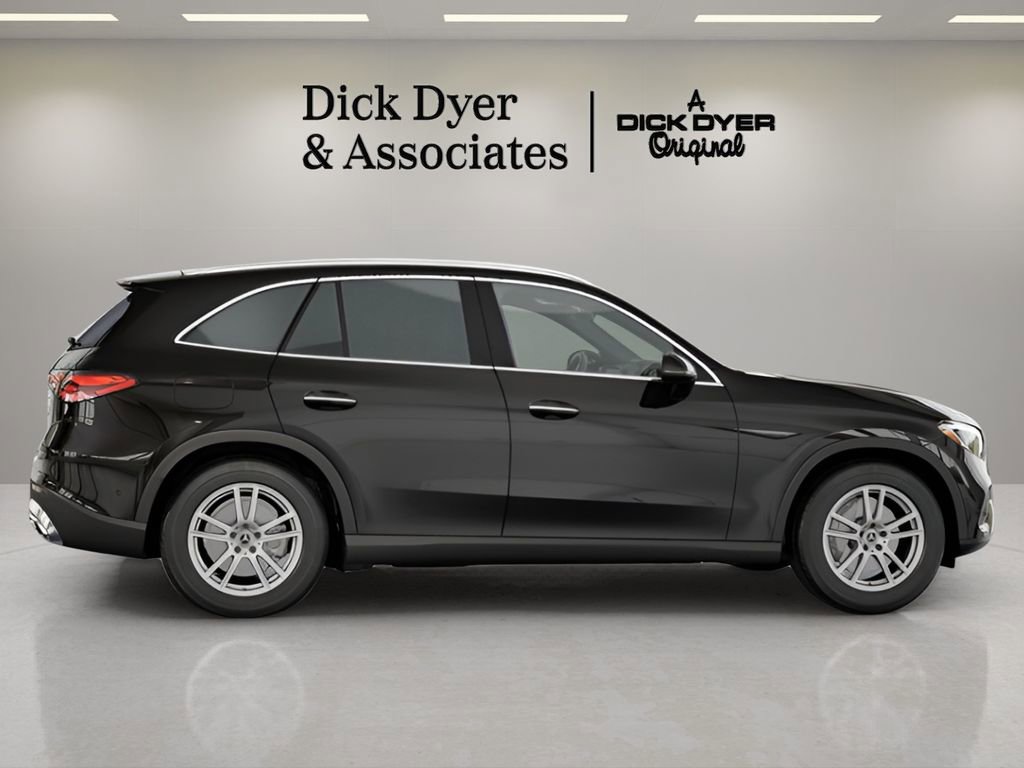 Used 2025 Mercedes-Benz GLC 300 GLC 300 image 6