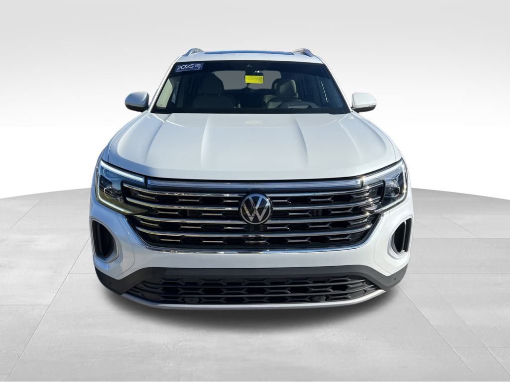 Used 2025 Volkswagen Atlas SEL image 3
