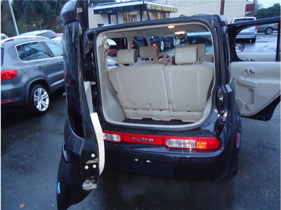 Used 2014 Nissan Cube 1.8 S w/ Interior Designer Package FWD image 17
